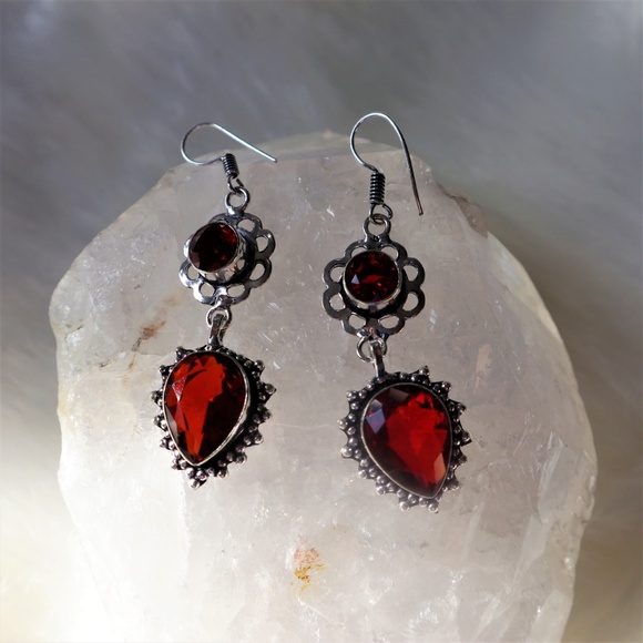 New Garnet & .925 Silver Long Earrings Red - Picture 2 of 4
